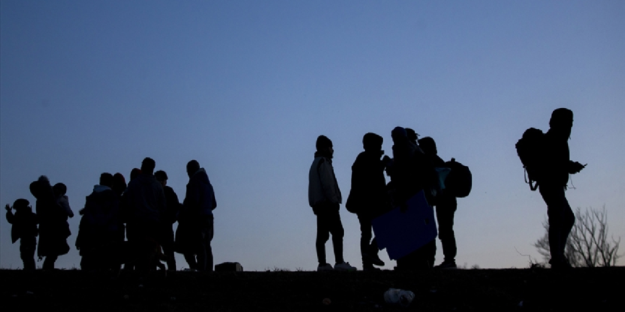 Kırklareli'nde 14 düzensiz göçmen yakalandı