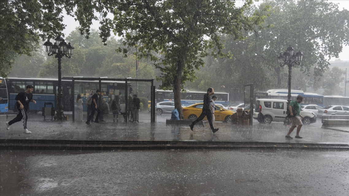 Bu illerde yaşayanlar dikkat: Meteorolojiden sel ve su baskını uyarısı!