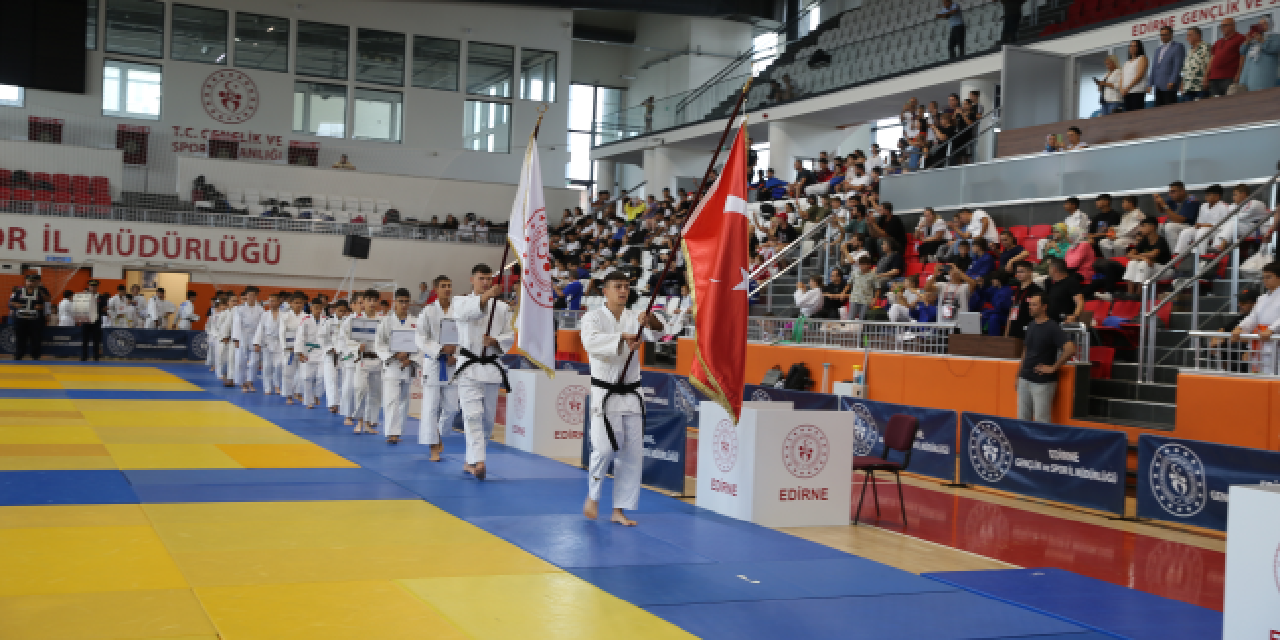 Uluslararası Edirne Judo Turnuvası coşkuyla başladı