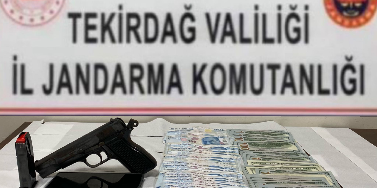 Kendilerini jandarma personeli olarak tanıttıkları ve dolandırıcılık yaptıkları iddiasıyla 2 zanlı gözaltına alındı