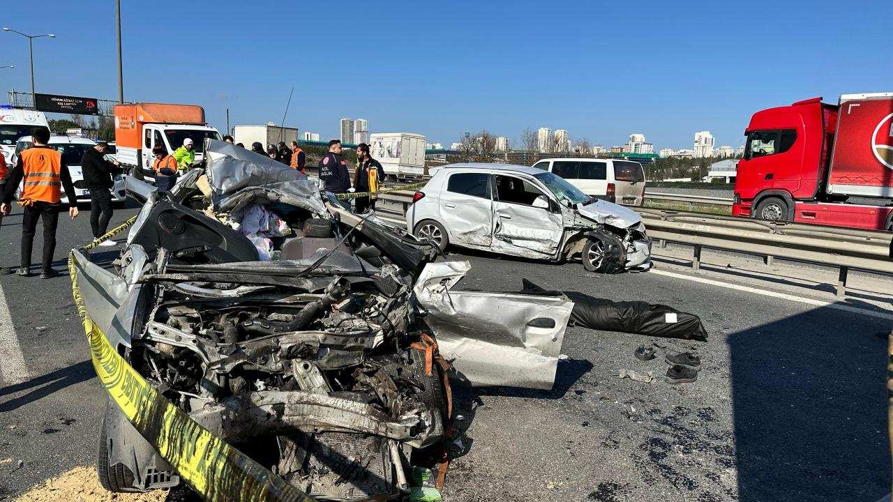 İstanbul'da zincirleme trafik kazası: 1 ölü!