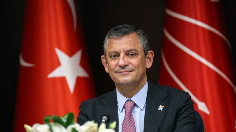 CHP Genel Başkanı Özgür Özel KKTC Cumhurbaşkanı Ersin Tatar’la görüştü