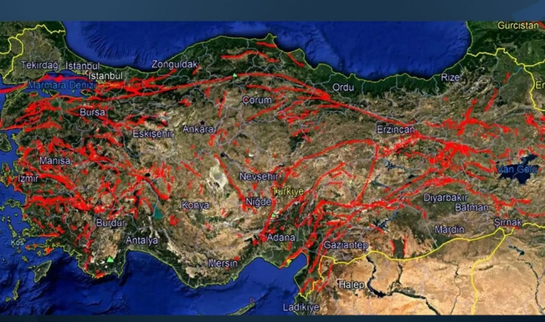 Evimin altından fay hattı geçiyor mu? Diri fay geçen deprem riski yüksek il ve ilçeler hangileri?