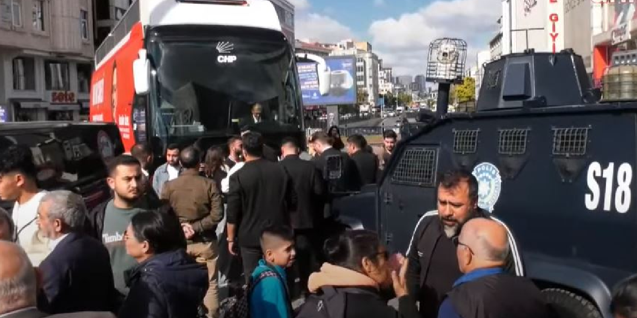 16.00'ya çağrı yapılmıştı, Esenyurt'ta CHP otobüsü engellendi