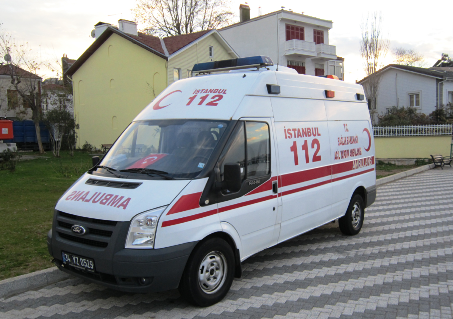 Ambulans sanılmıştı meğer kamyonetmiş