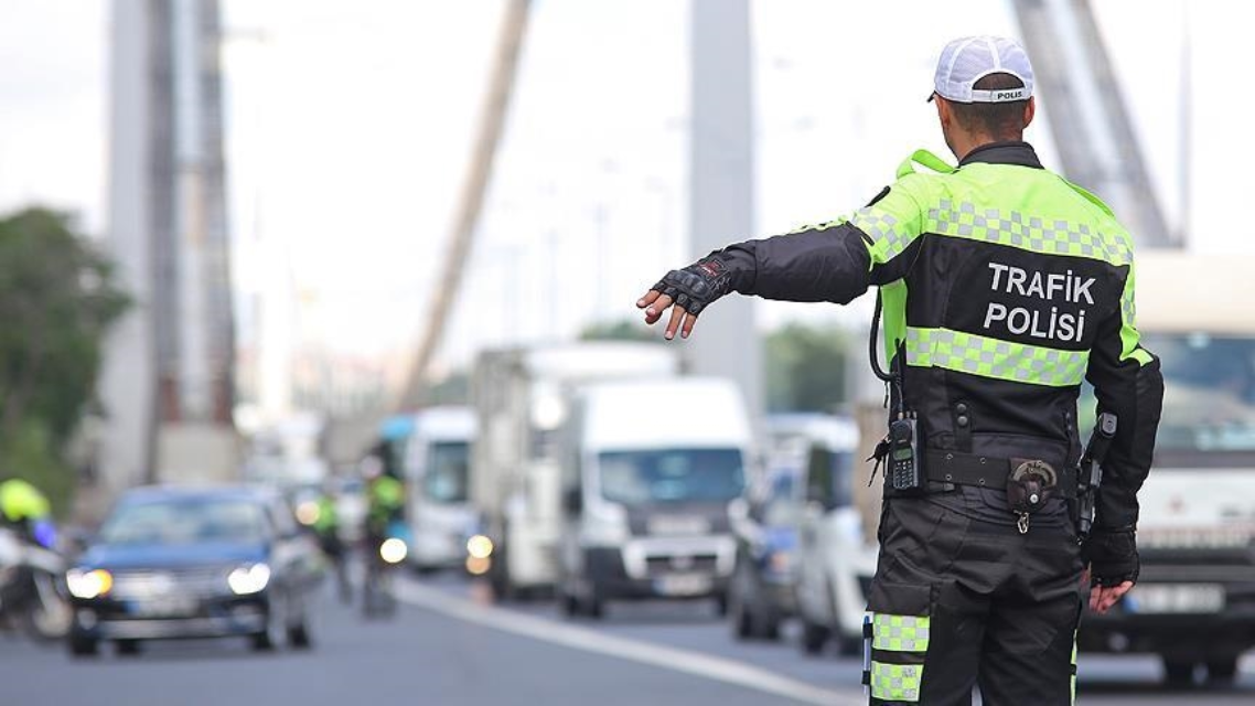 İstanbul Valiliği, bugün 46. İstanbul Maratonu dolayısıyla kapanacak yollar ve alternatif güzergahları  açıkladı.