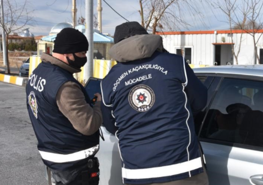 Çanakkale'de 27 kaçak göçmen yakalandı