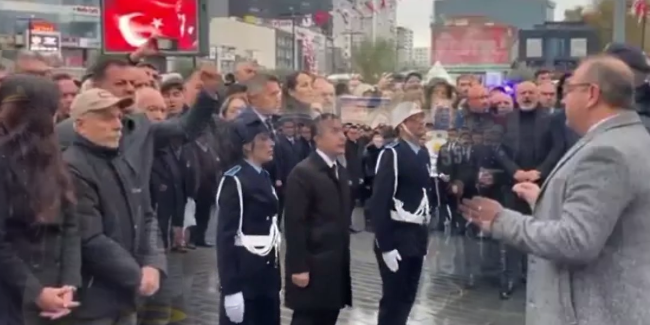 Esenyurt’ta 10 Kasım töreninde kayyum Can Aksoy yuhalanarak protesto edildi