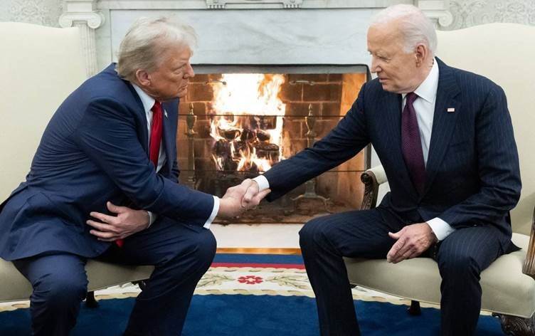 Trump dört yıl sonra ilk kez Beyaz Saray’da: Başkan Joe Biden ile görüştü