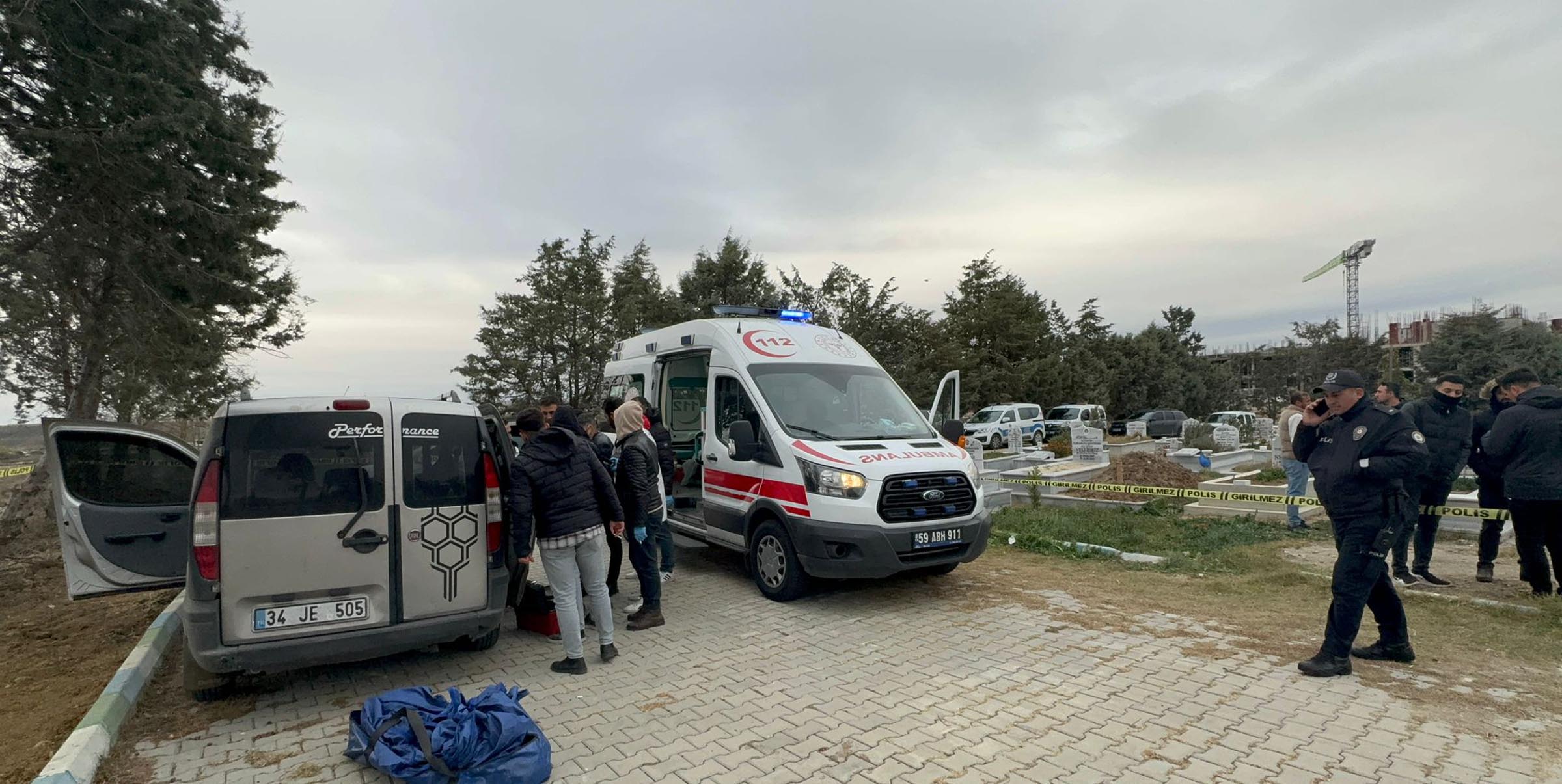 Tekirdağ’da iki kuzen başlarından silahla vurulmuş halde bulundu