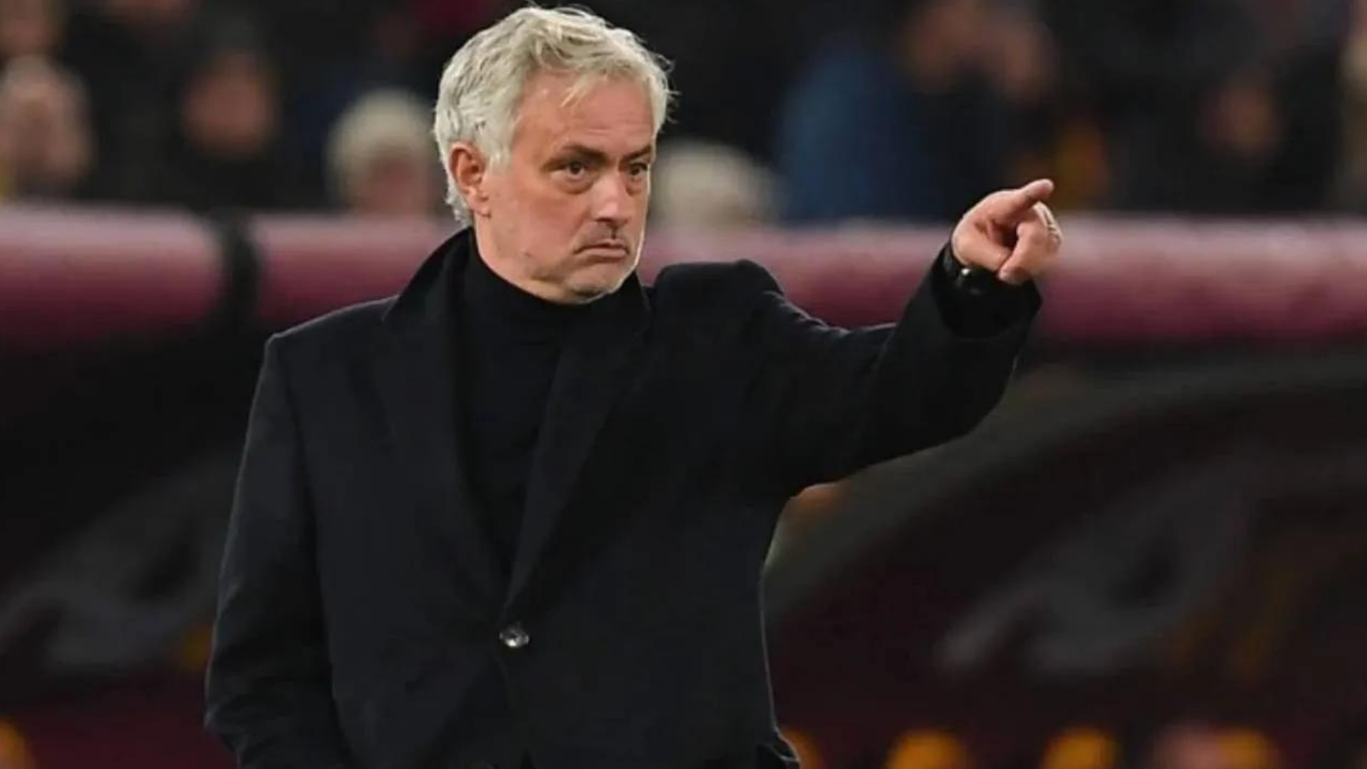 Mourinho'dan Cengiz Ünder'e 'Kulüp bul' çağrısı