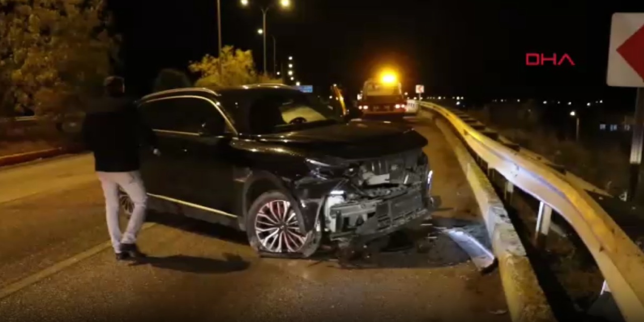 Belediye başkanı ile ilçe başkanı kaza yaptı