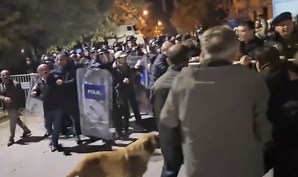 Kayyumlara karşı halk direnişte: Polis yurttaşlara müdahalede bulundu