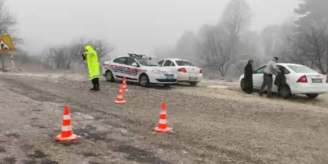 Yoğun kar yağışının etkili olduğu yollar hangileri?