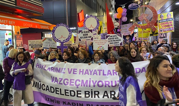 İzmir'de kadınlar Ali Yerlikaya'ya tepki gösterdi