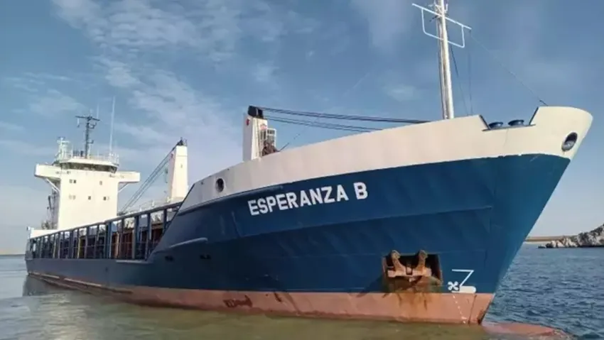 Bakanlık açıkladı: Mersin’de yük gemisi yan yattı