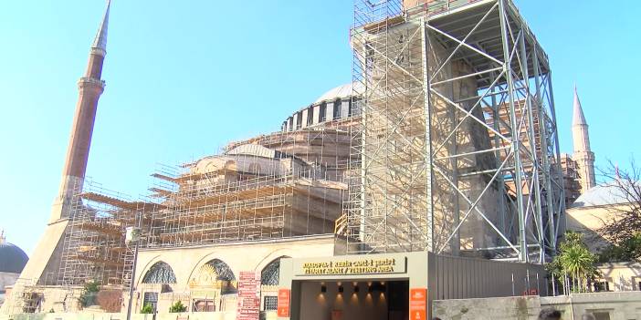 Ayasofya Camii'nde ikinci restorasyon: Minarenin bir bölümü söküldü