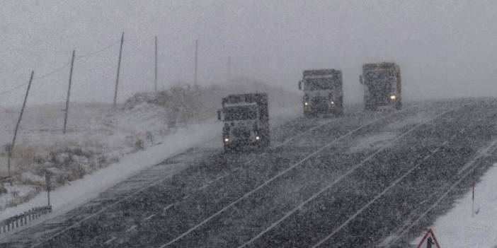 Kars ve Ardahan'da dondurucu soğuklar etkili oldu: 34 köy yolu ulaşıma kapandı