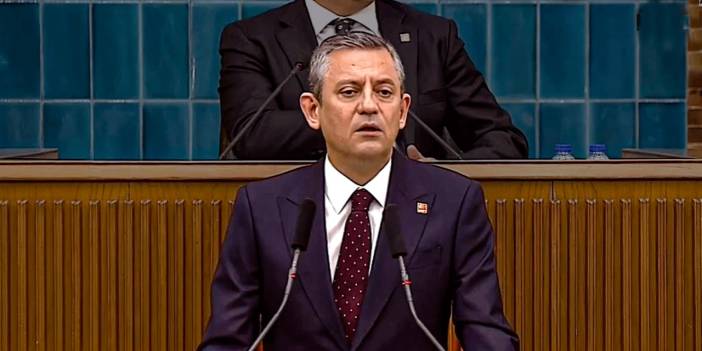 Özgür Özel partisinin grup toplantısında konuşuyor