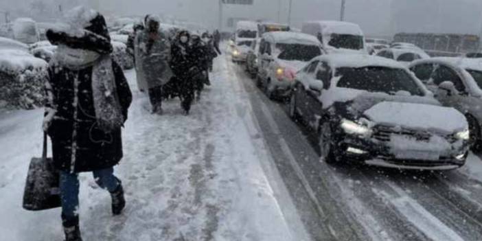 20 il için yoğun kar yağışı uyarısı: İstanbul'da hava sıfıra yaklaşacak