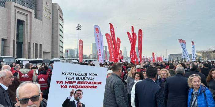 İmamoğlu'na destek: On binlerce İstanbullu Çağlayan'a akın etti