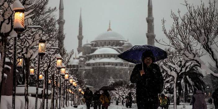 İstanbul’da kar fırtınası için saat verildi: Görüş mesafesi sıfıra inecek