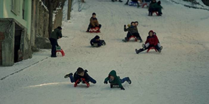 Meteoroloji uyarmıştı: Hangi il ve ilçelerde okullar tatil edildi?