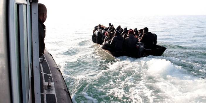 Mülteci teknesi battı: 8 kişi yaşamını yitirdi
