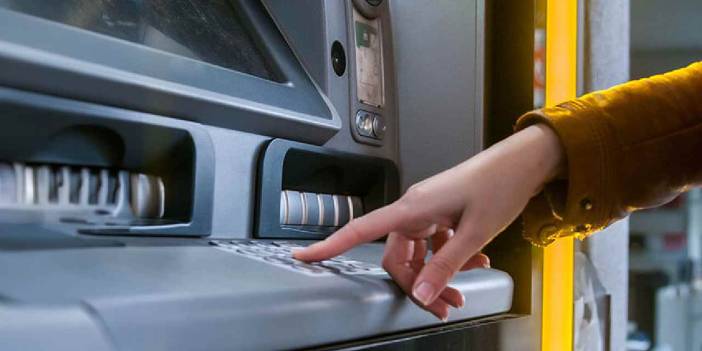 ATM kullananlar dikkat: Para çektikten sonra mutlaka bu tuşa basın