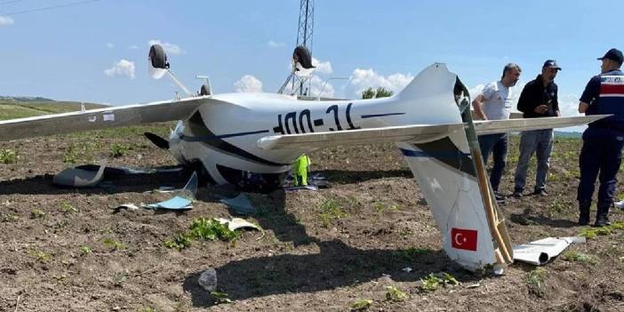 Tarlaya zorunlu iniş yaptı: Uçak ters döndü