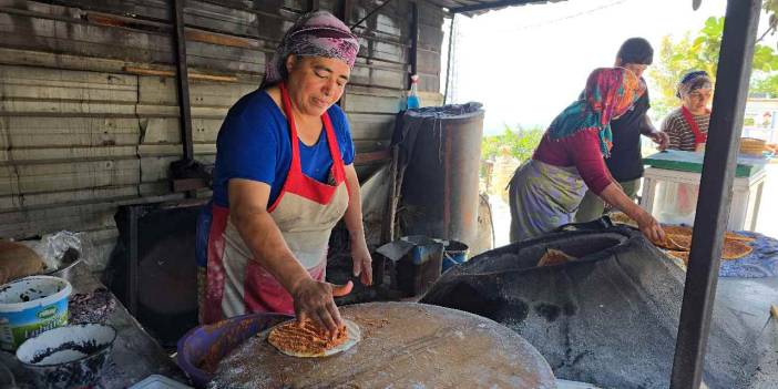 Ekmeklerini ateşten çıkarıyorlar: 20 ile 40 TL arasında satılıyor