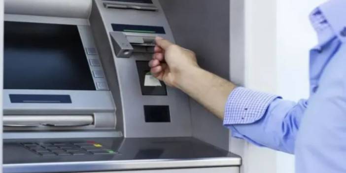 ATM'ye kartınızı takmadan önce bu tuşa basın: Çoğu kişi bunu bilmiyor!