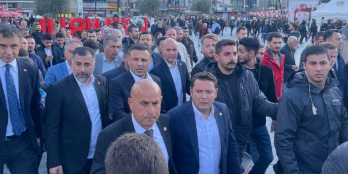 Belediye binasına sokulmayan CHP'liler polis ablukasına alındı