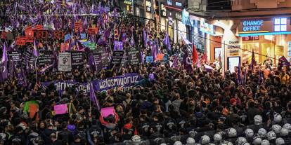 Feminist Gece Yürüyüşü Komitesi’nden İstanbul Emniyeti’ne suç duyurusu