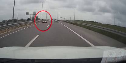 Ters yönde giden otomobil trafikte tehlike saçtı: O anlar kamerada