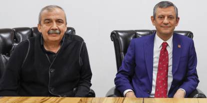 Özgür Özel'den Sırrı Süreyya Önder için taziye mesajı: Ömrünü barış yolunda harcadığına şahidiz