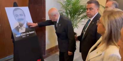 Devlet Bahçeli'den DEM Parti'ye taziye ziyareti: Sırrı Süreyya Önder'in fotoğrafını sevdi