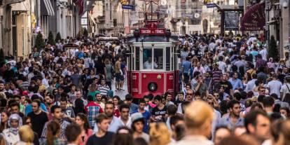 Türkiye'de yaşam memnuniyeti dipte: Halkın yarısı kendini yorgun hissediyor