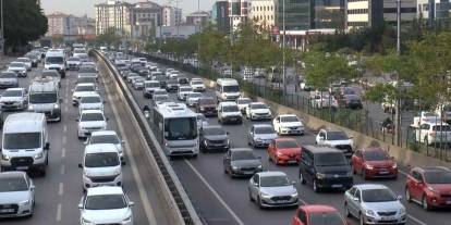İstanbul'da trafik çilesi: Yoğunluk yüzde 63'e ulaştı