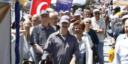 40 bin tane dağıtıldı: Poşet poşet aldılar
