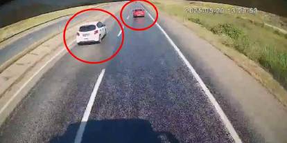 Hatalı sollamanın yol açtığı kaza kamerada