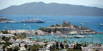 Bodrum'da yaz sezonu başladı: Fiyatlar dudak uçuklatıyor