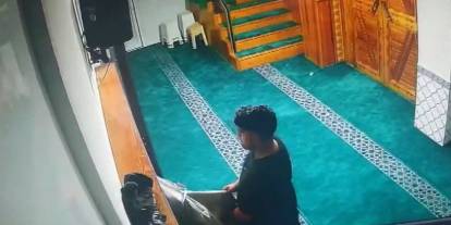 Sakarya'da camide hırsızlık: Yardım kutusu ile müezzinin cüzdanını çaldı