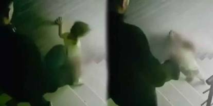 Kızına dehşeti yaşattı: Tekme attığı çocuğu merdivenden yuvarlandı, tutuklandı