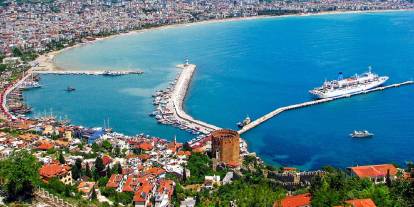 Akın akın oraya geldiler