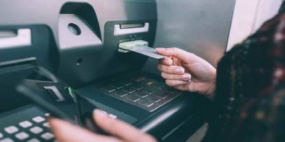 Banka hesabını arkadaşına verdi başına gelmeyen kalmadı