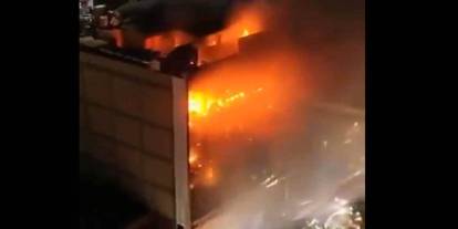 Alışveriş merkezinde yangın: Onlarca kişi hayatını kaybetti