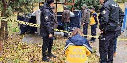 Tedavi için hastaneye giderken parkta öldü