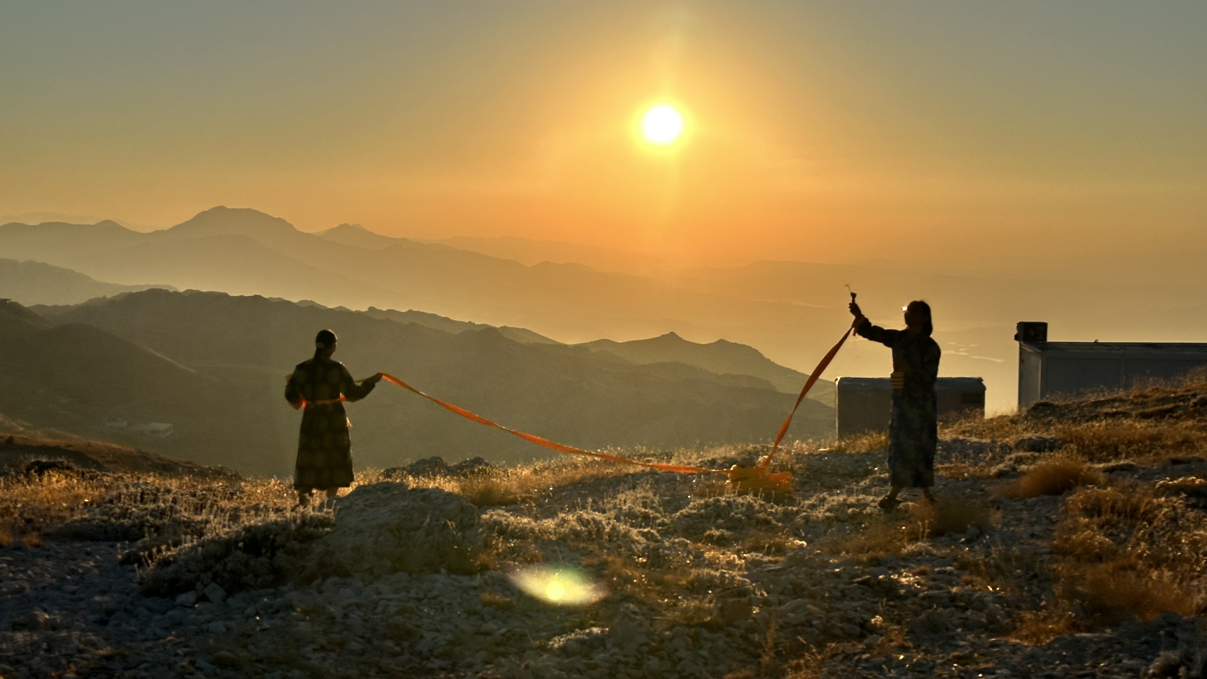 aa-20240824-35474208-35474204-adiyamandaki-2-kommagene-bienalinde-nemrut-gun-dogumu-okumalari-etkinligi-yapildi-001.jpg