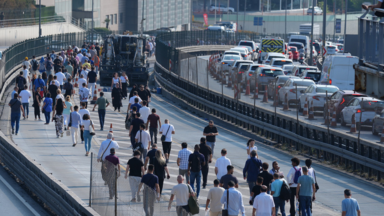 sefakoy-metrobus-kaza-goruntuleri-6xcr.jpg